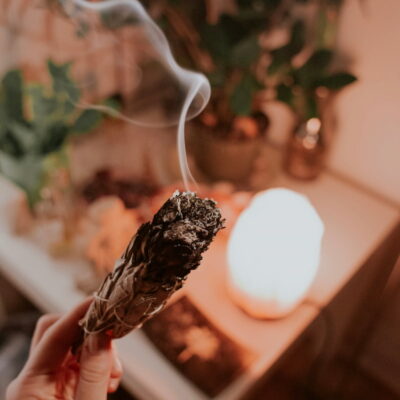 Image of burning sage used for reiki